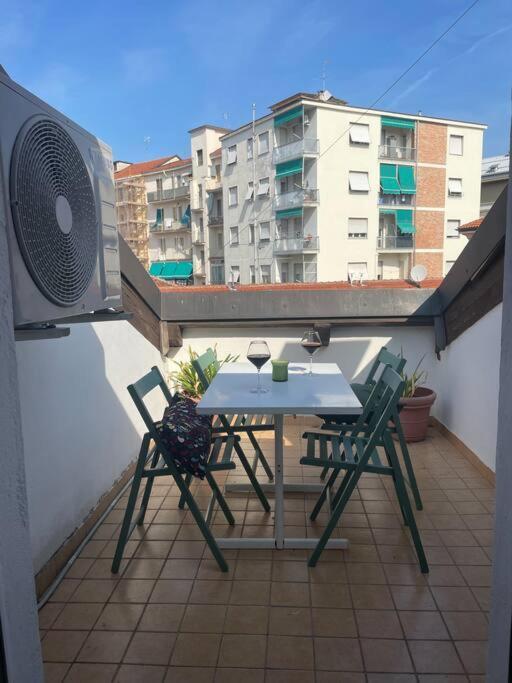 Centro Storico-Mansarda Verde Con Terrazzino E A/C 阿斯蒂 外观 照片